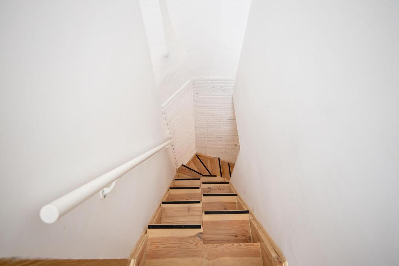 Lapa 3Bdr Duplex W/ Balcony By Lovelystay Lisboa المظهر الخارجي الصورة